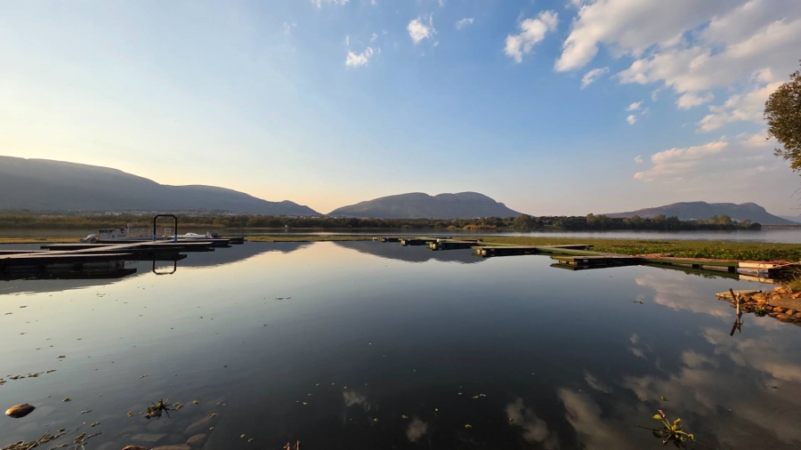 2 Bedroom Property for Sale in The Coves North West